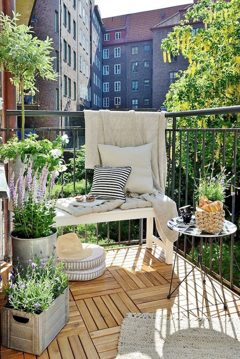 75 Beautiful Apartment Balcony Decorating Ideas on A Budget - Page 63 of 67